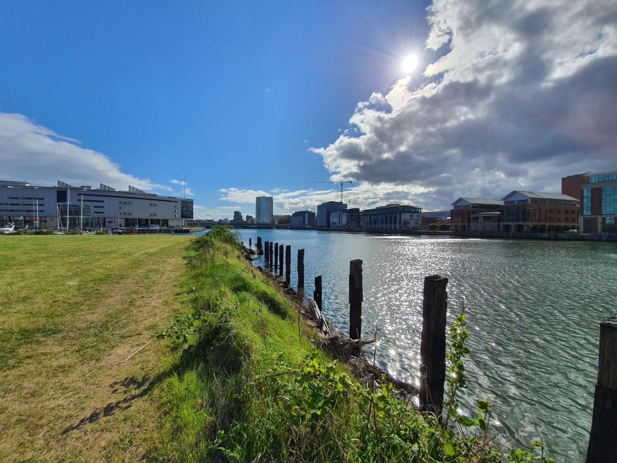 Luxury Apartment Marina Views At Titanic Quarter Belfast Exteriér fotografie